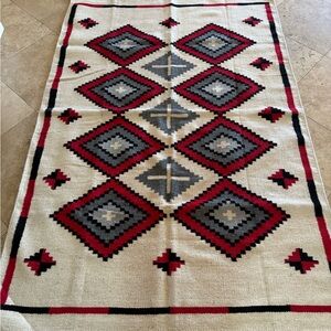 Beautiful vintage Navajo rug